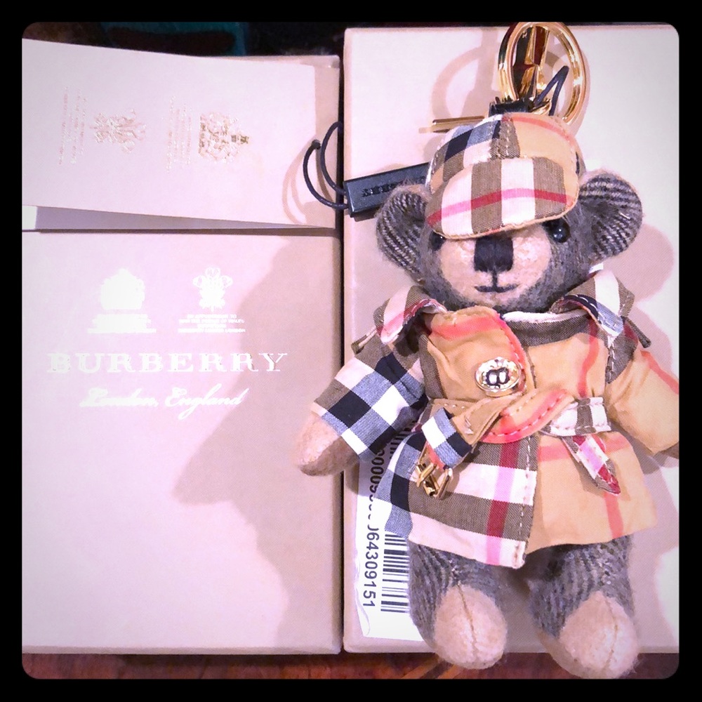 ❤️Burberry Thomas key charm London ❤️